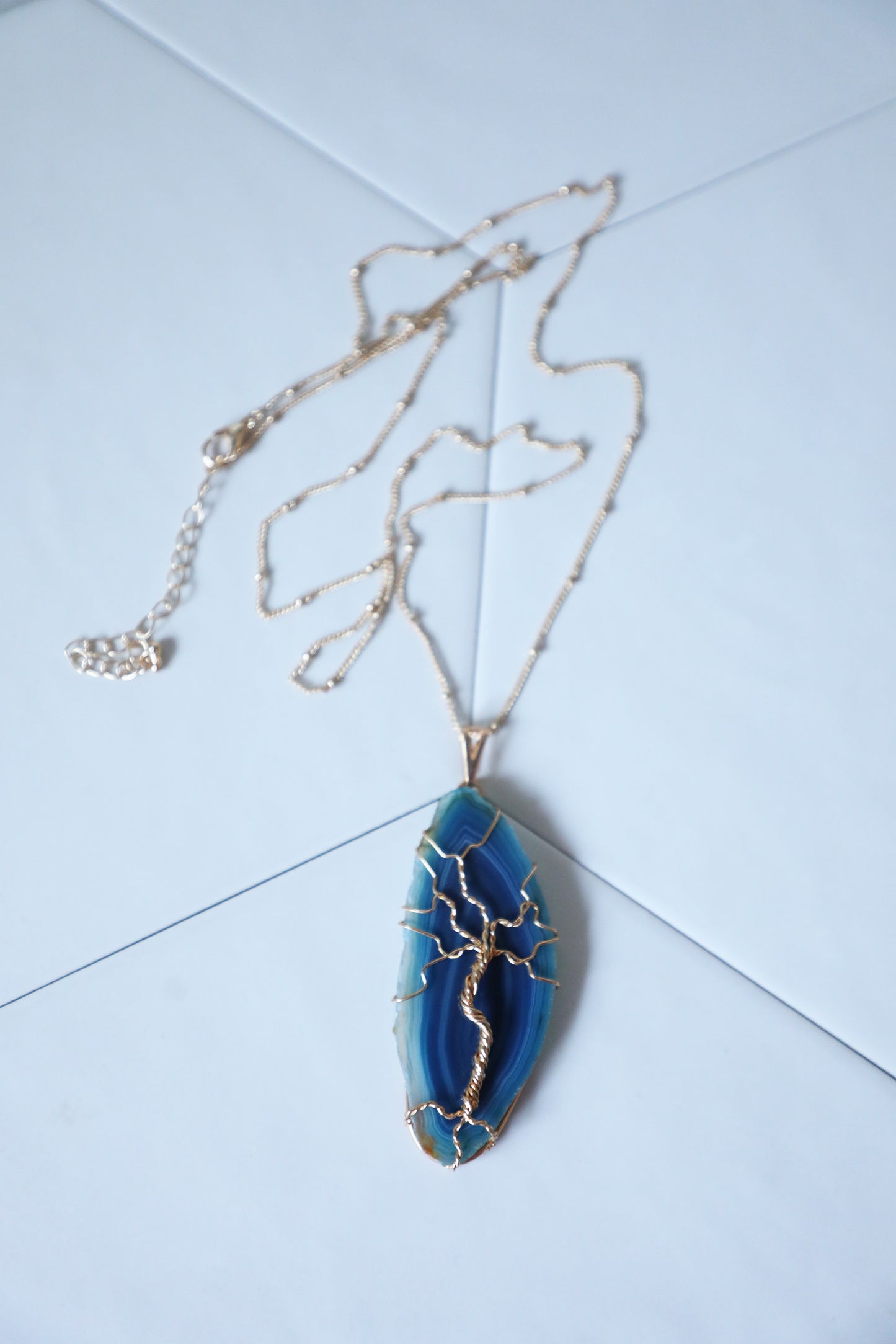 Tree of Life Agate Slice Necklace - Blue