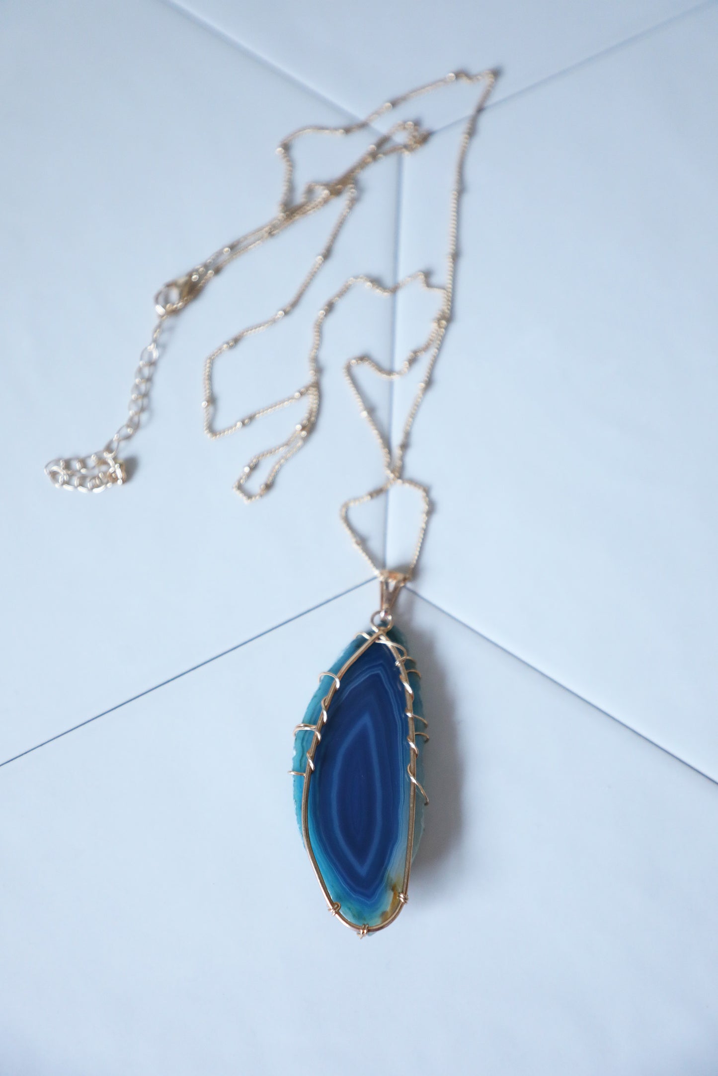Tree of Life Agate Slice Necklace - Blue