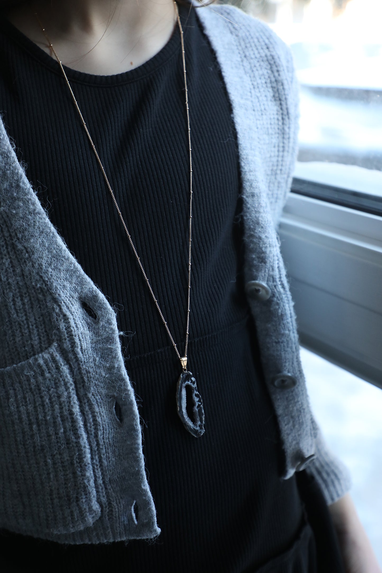 Collar de rebanadas de geoda - Blanco y negro