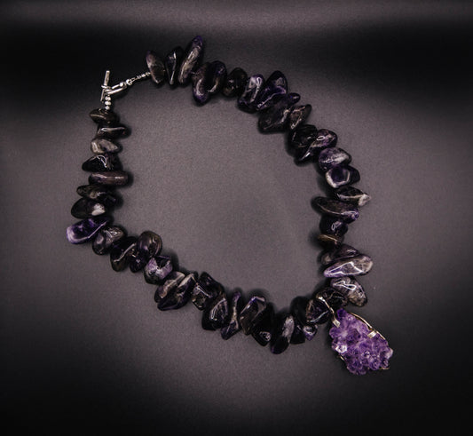 The Crown of Midnight Necklace